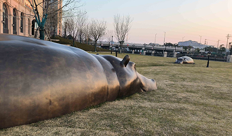 太倉市德國小鎮(zhèn)羅騰堡風(fēng)情街銅雕塑一角